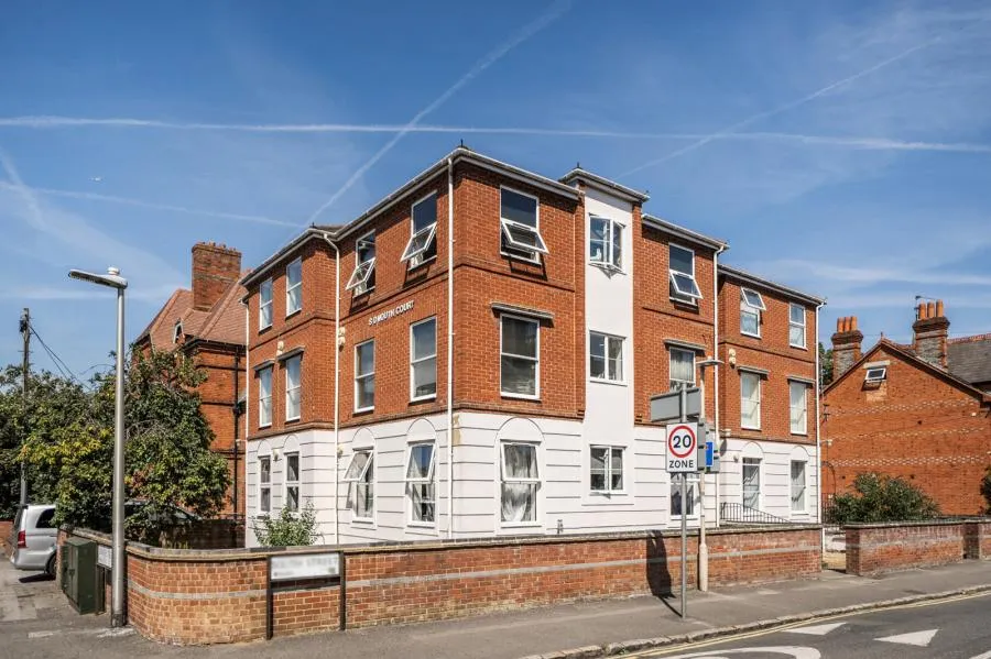 2 bed flat for sale, Sidmouth Court, Reading, RG1