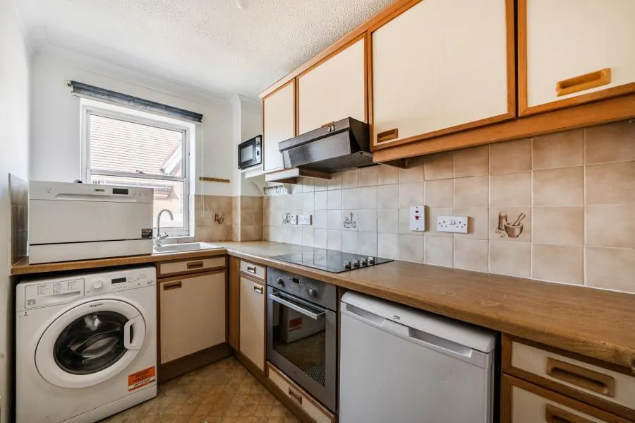 Sidmouth Court, Reading, RG1, photo 5