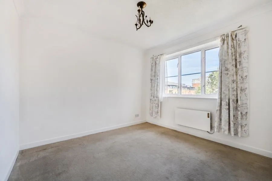 Sidmouth Court, Reading, RG1, photo 9