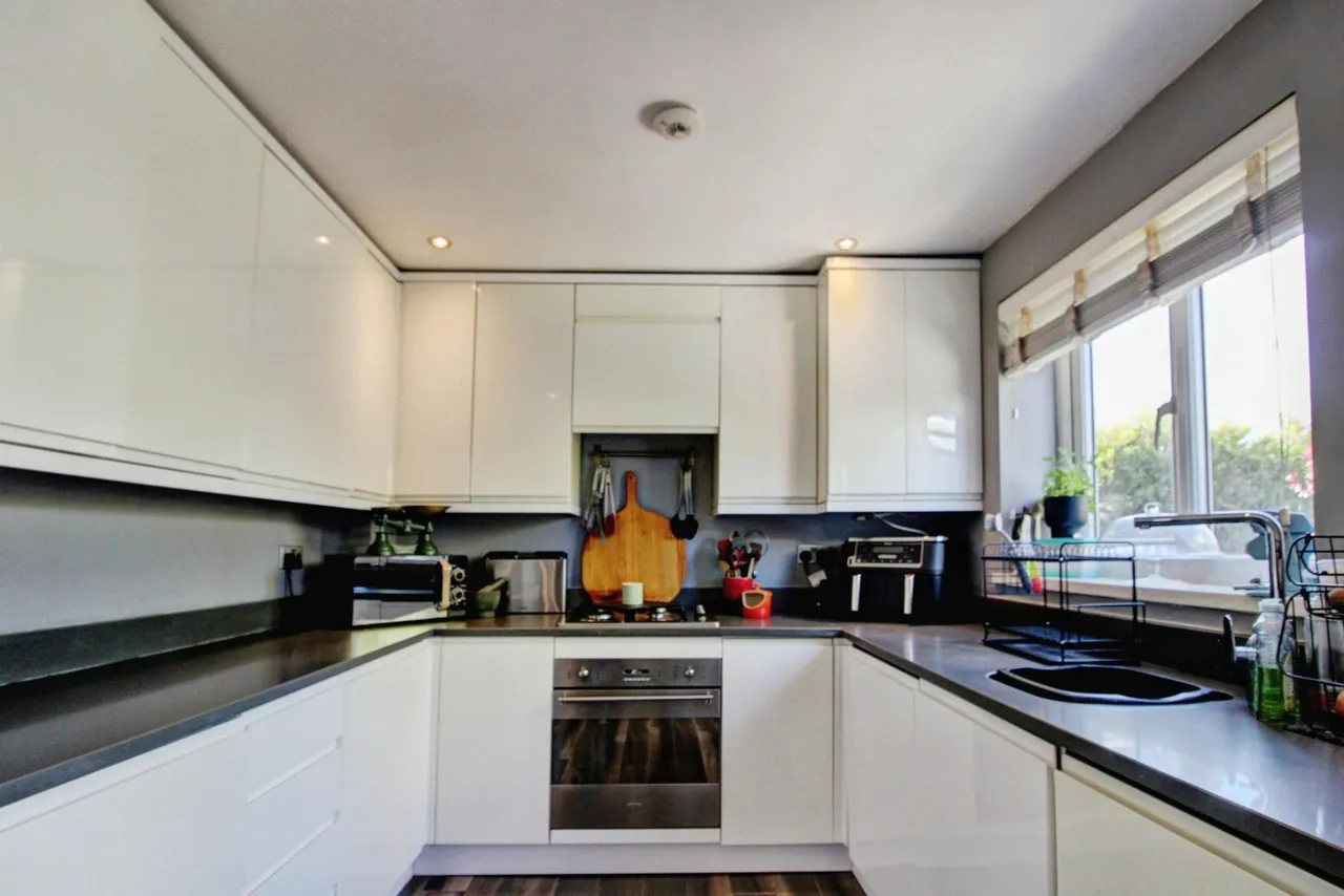 Orchard Place, Cudworth, S72, photo 5