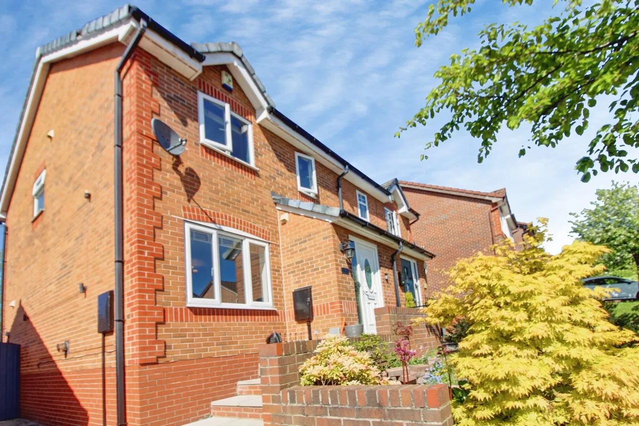 Orchard Place, Cudworth, S72, photo 16