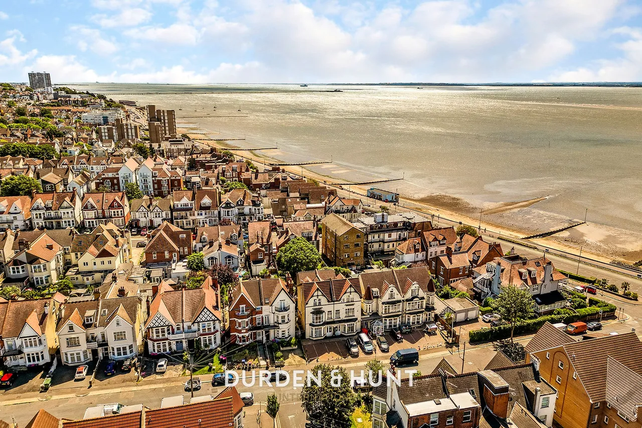 17 bed house for sale, Grosvenor Road, Westcliff-On-Sea, SS0