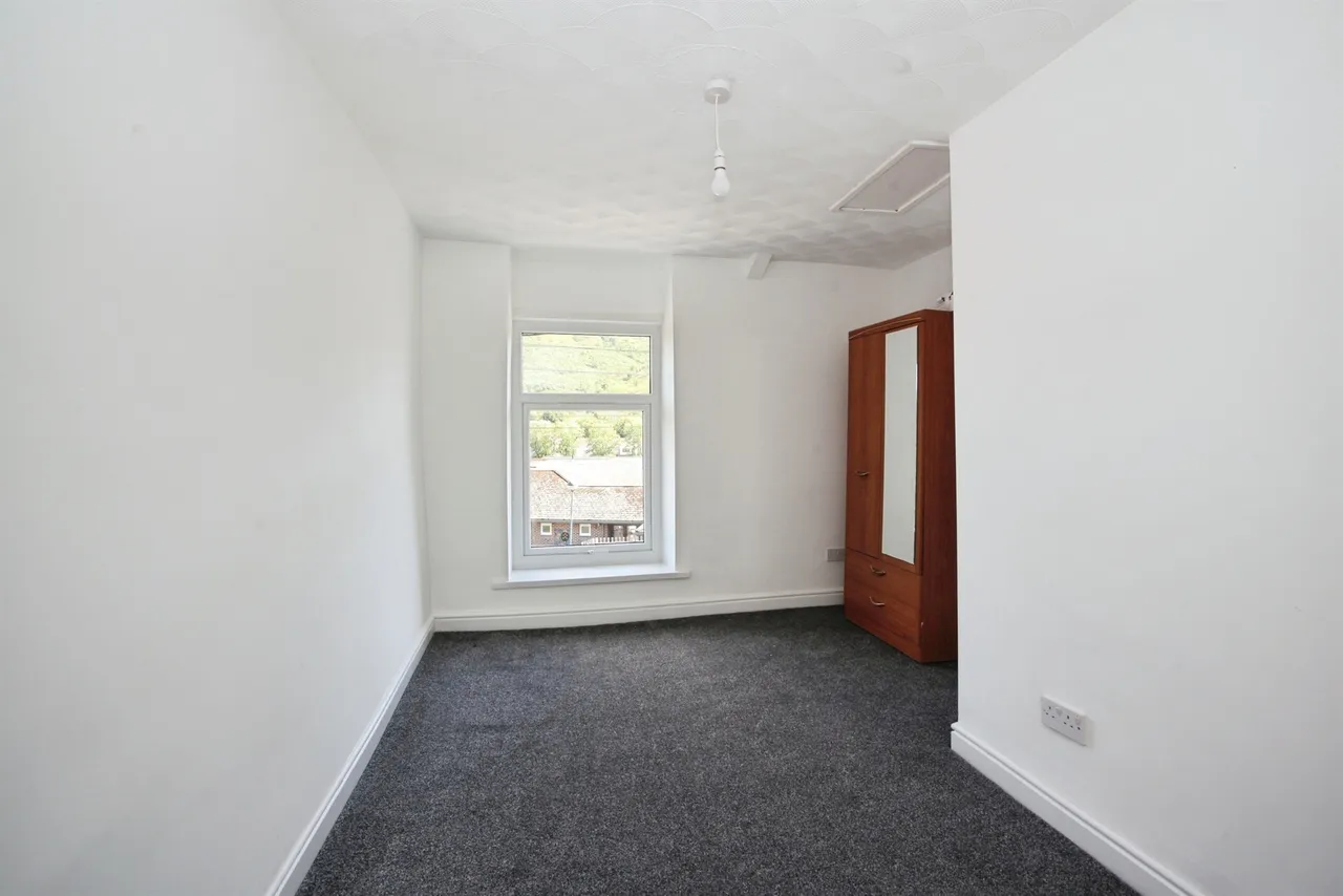 Ystrad Road, Pentre, CF41, photo 13