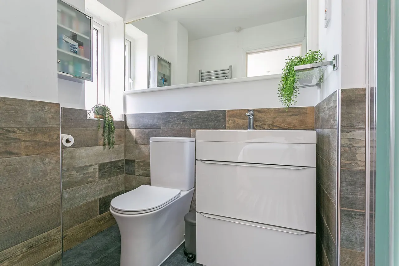 Avondale, Cranbrook Drive, Maidenhead, Berkshire, photo 11