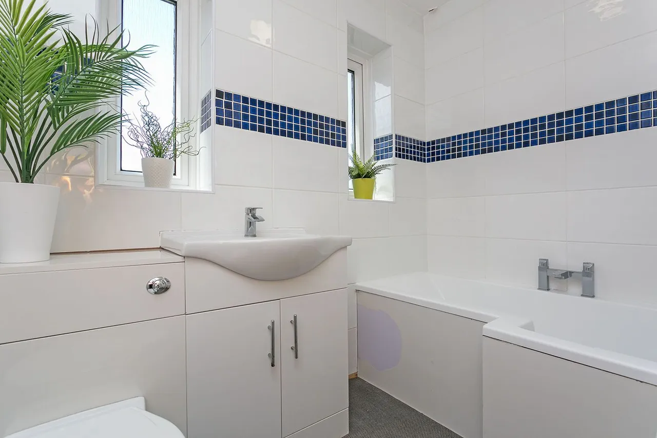 Avondale, Cranbrook Drive, Maidenhead, Berkshire, photo 15
