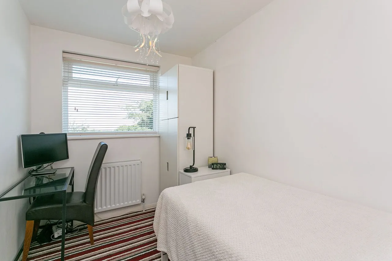 Avondale, Cranbrook Drive, Maidenhead, Berkshire, photo 14