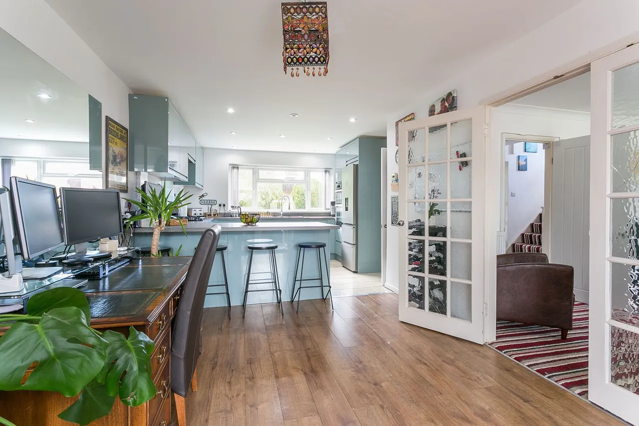 Avondale, Cranbrook Drive, Maidenhead, Berkshire, photo 5