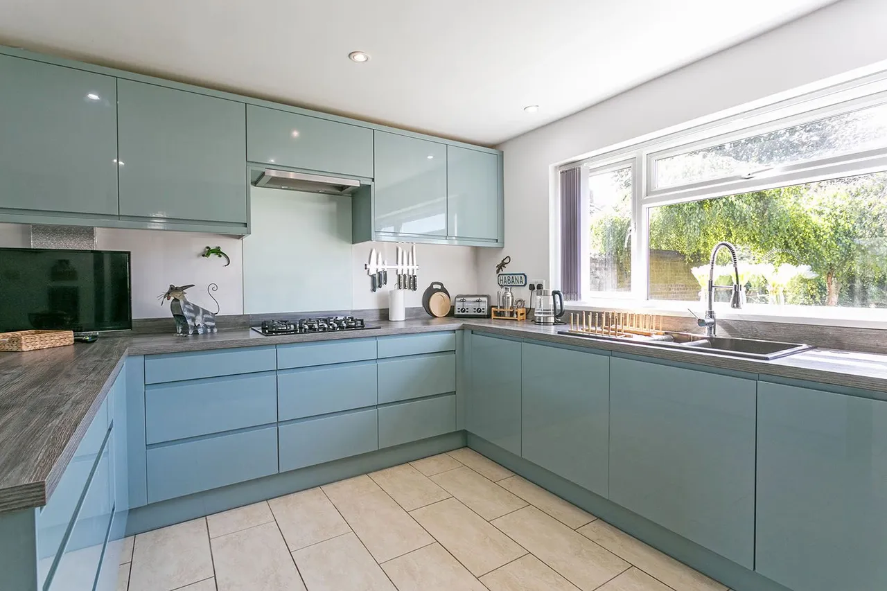Avondale, Cranbrook Drive, Maidenhead, Berkshire, photo 4