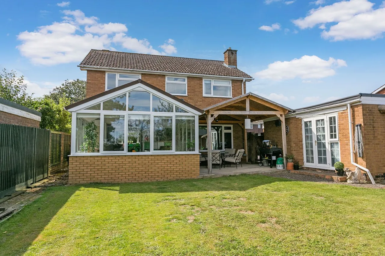 Avondale, Cranbrook Drive, Maidenhead, Berkshire, photo 19