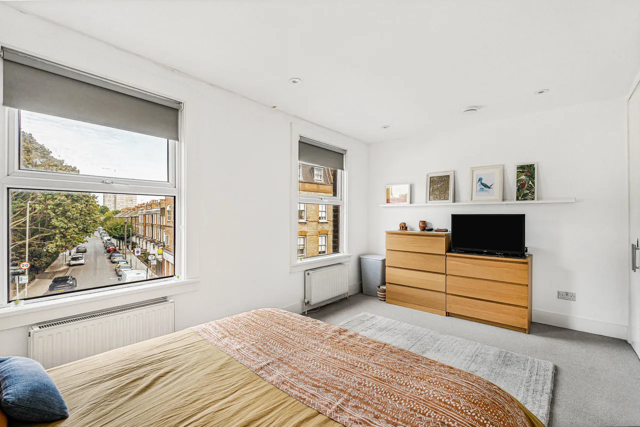 Battersea Park Road, London, SW11, photo 9