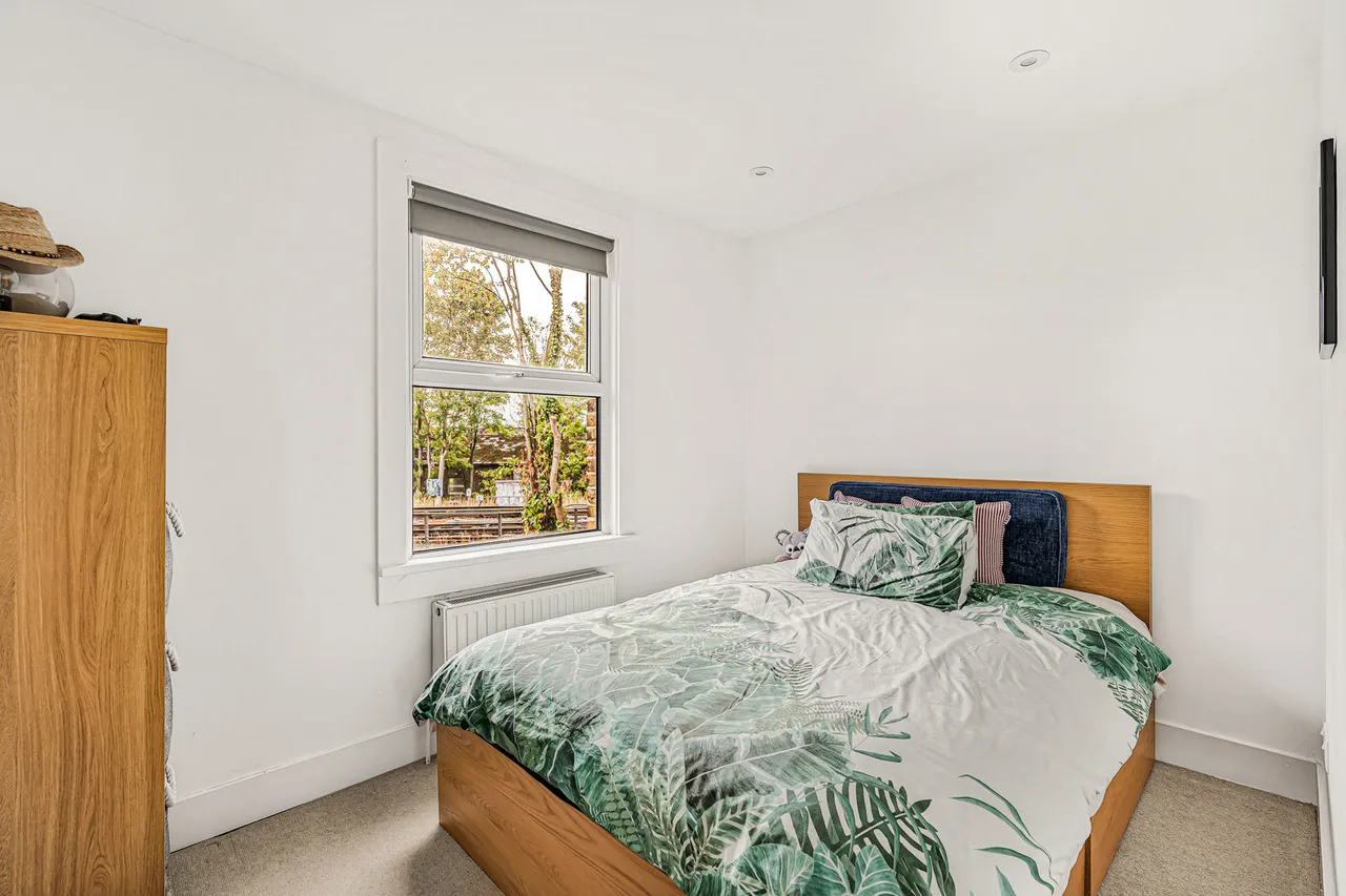 Battersea Park Road, London, SW11, photo 8
