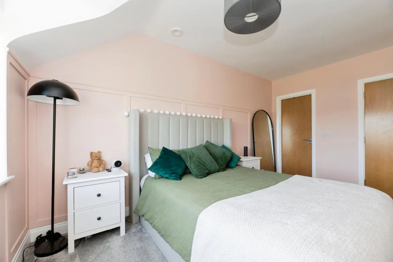 Merchant Close, Epsom, KT19, photo 9