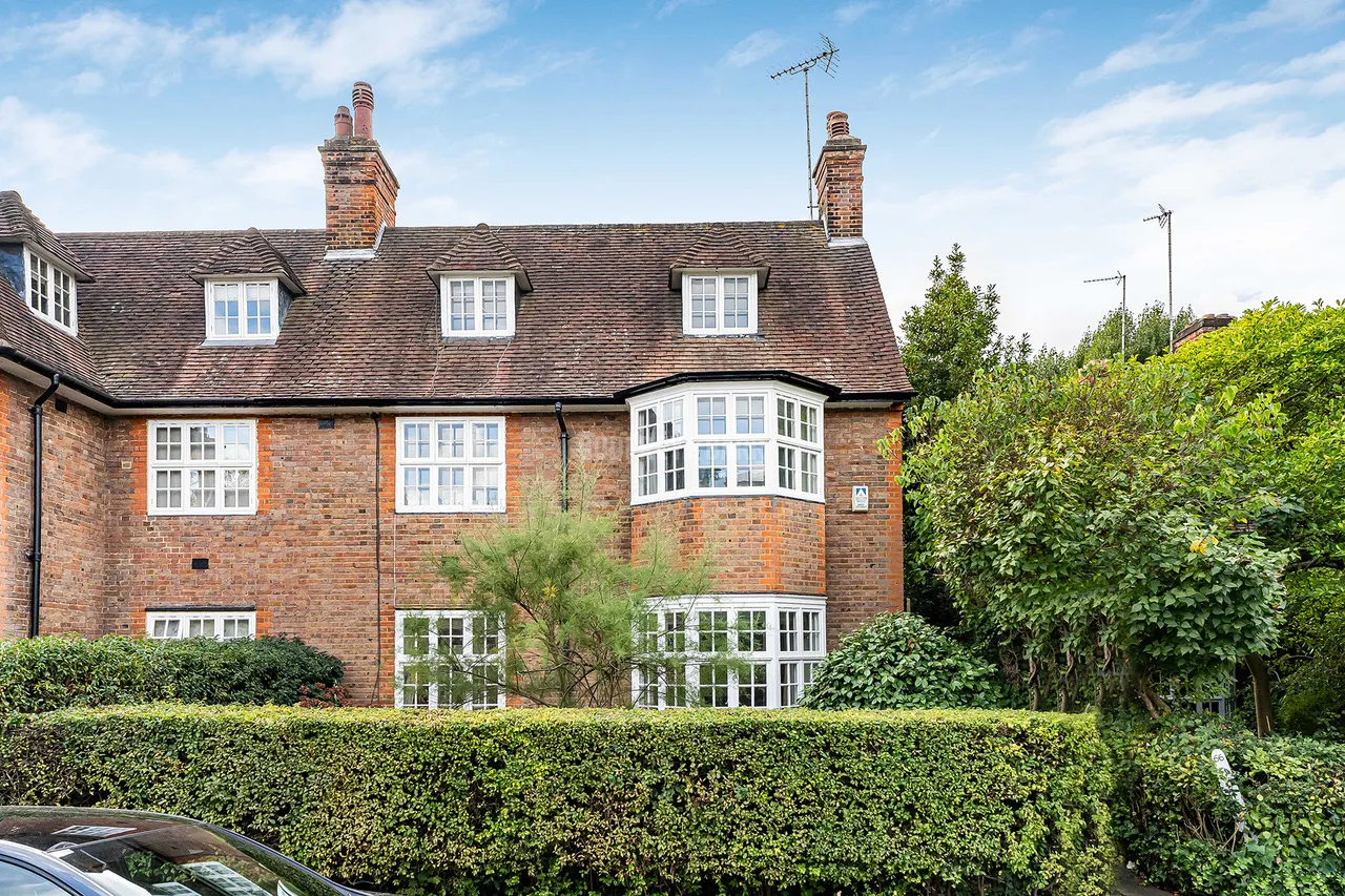 4 bed house for sale, Corringham Road, Hampstead Garden Suburb, NW11