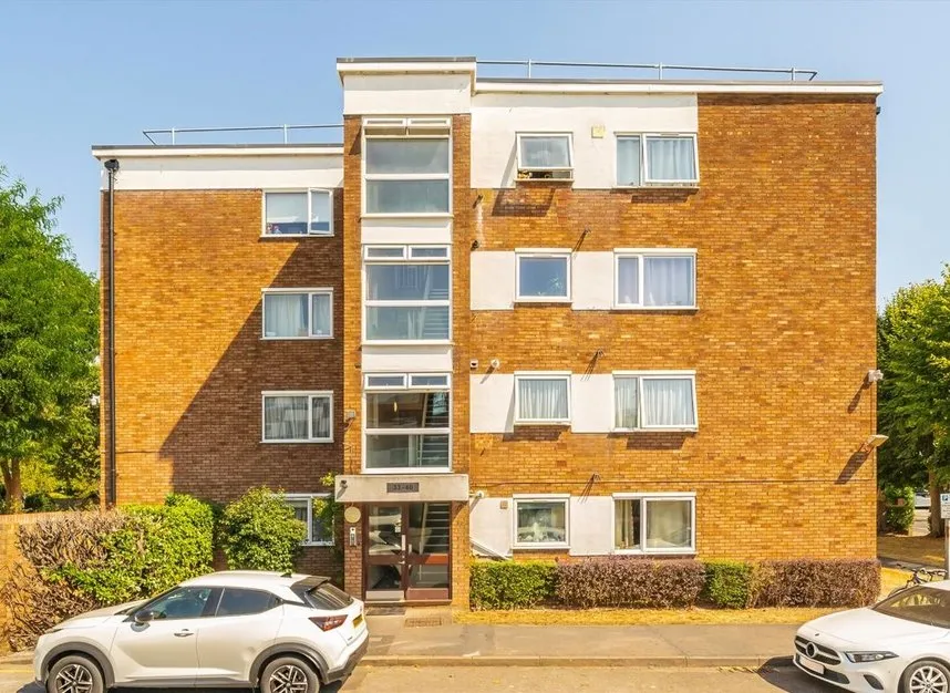 2 bed flat for sale — Balmain Close, Ealing, W5