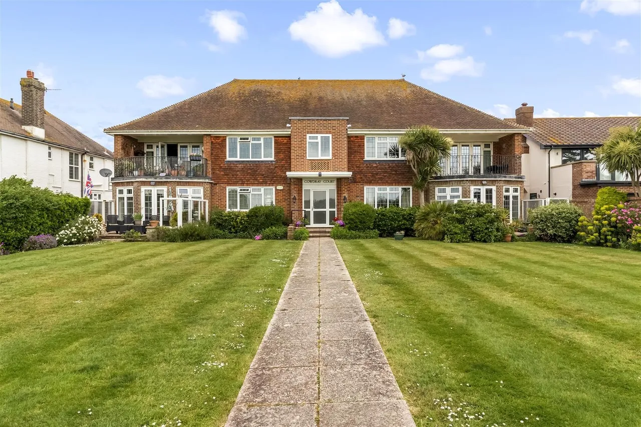 Marine Drive, Goring Hall, Worthing, photo 21