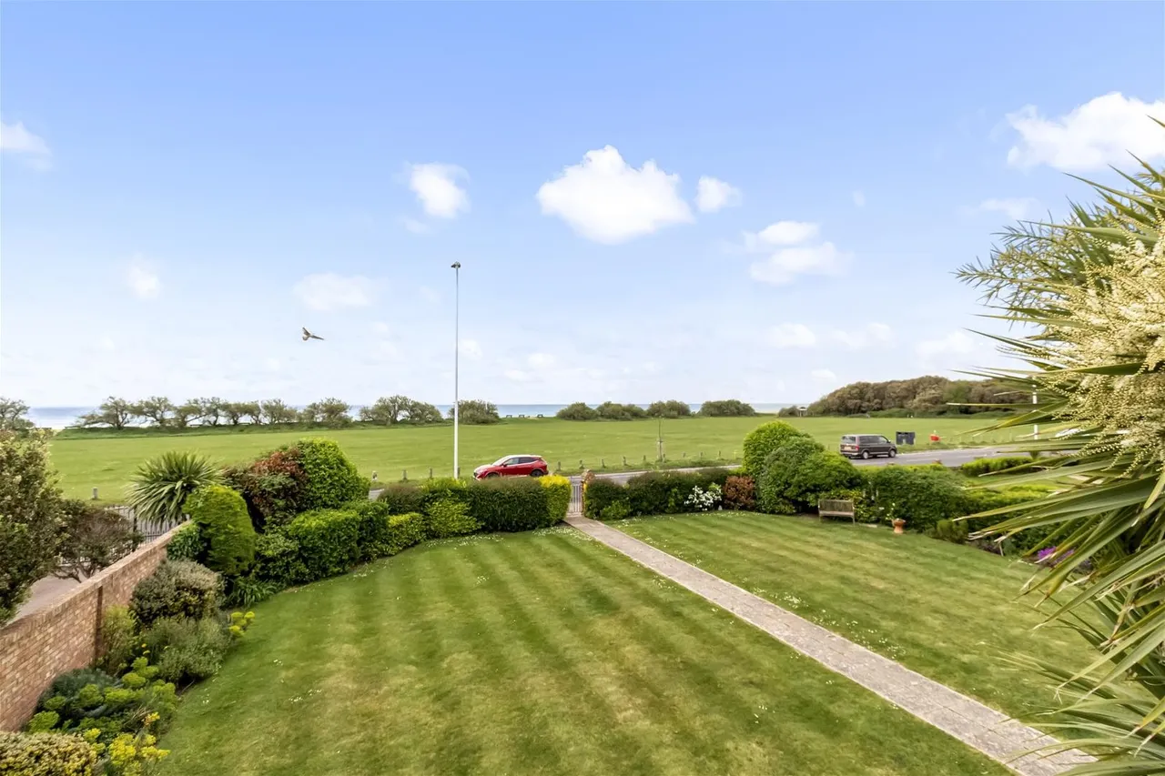 Marine Drive, Goring Hall, Worthing, photo 19