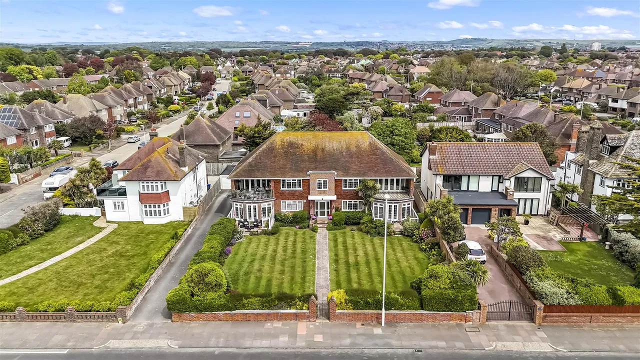 Marine Drive, Goring Hall, Worthing, photo 6