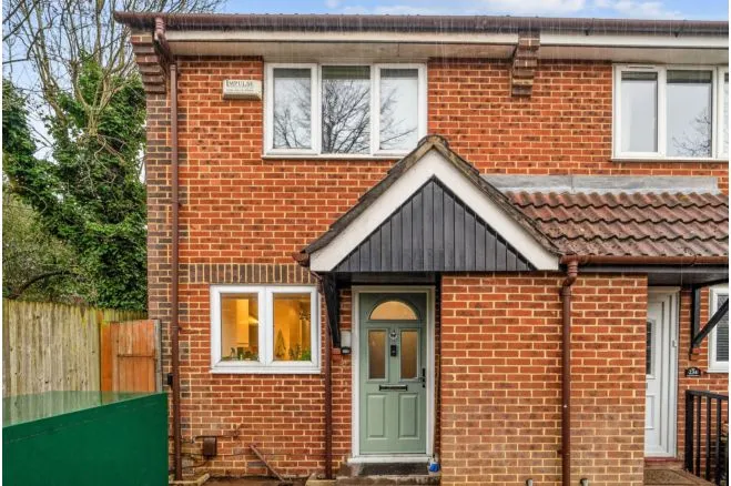 2 bed house for sale — Kirkdale, London