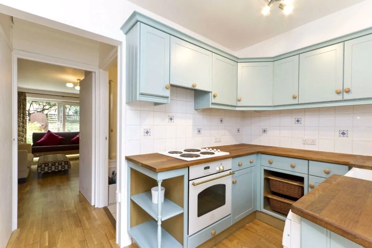 flat for sale, Bartle Road, London, W11
