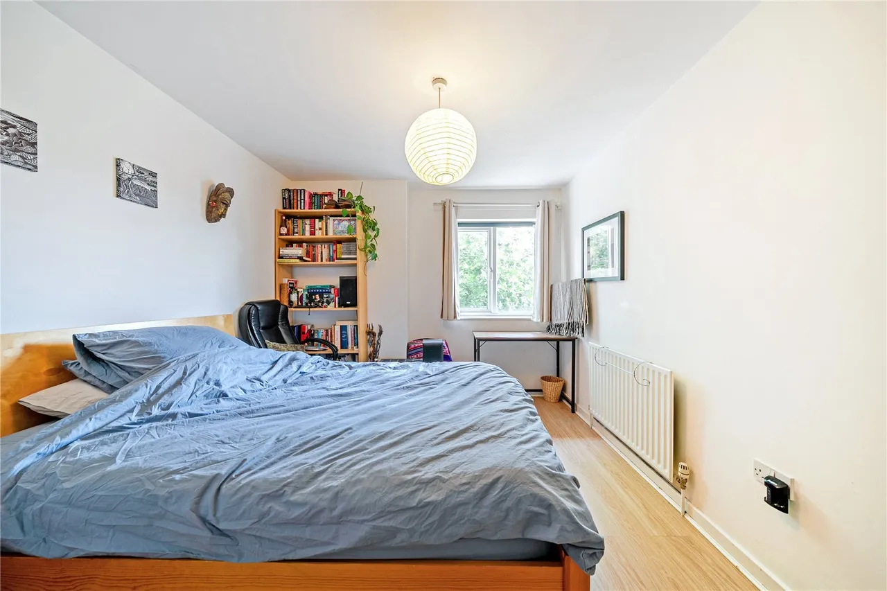 Symons Close, SE15, photo 14