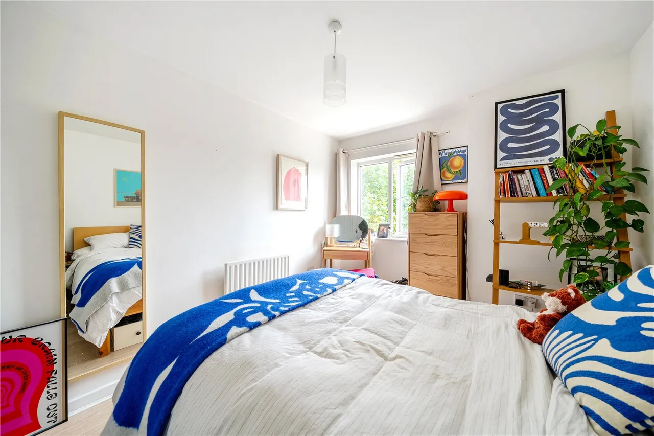Symons Close, SE15, photo 11