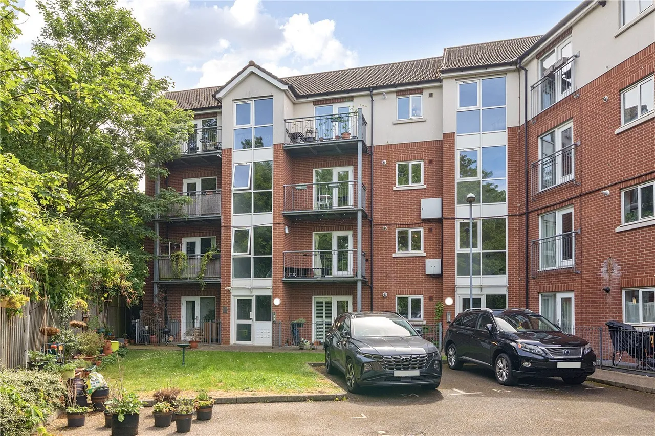 Symons Close, SE15, photo 10