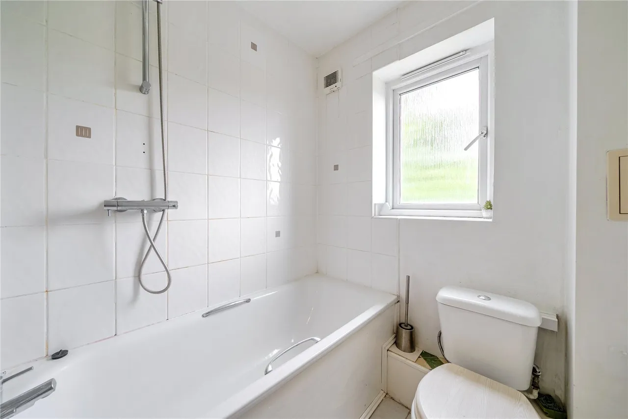 Symons Close, SE15, photo 13