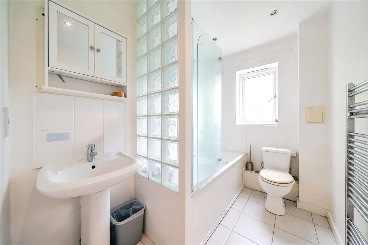 Symons Close, SE15, photo 7