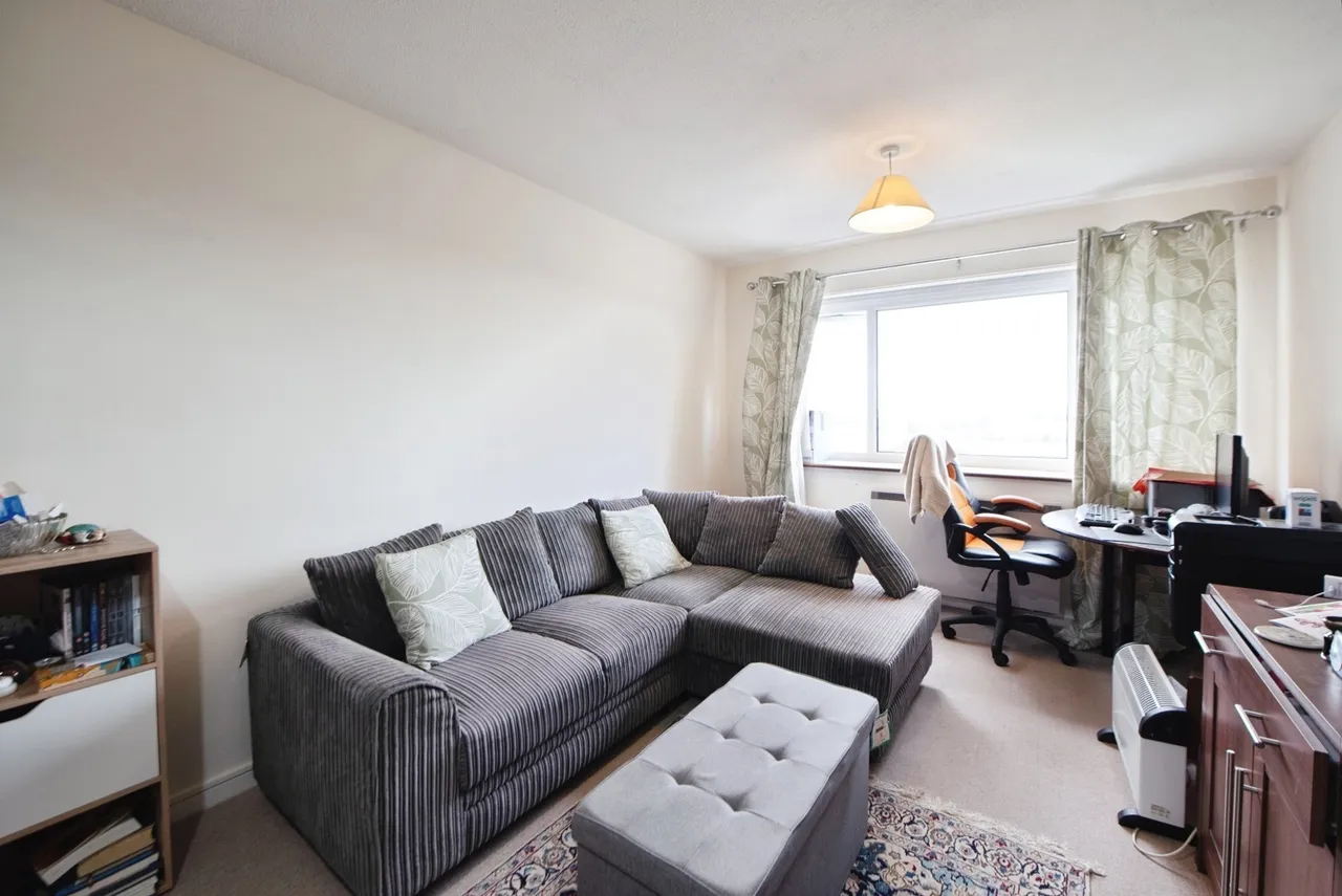 South Street, Gosport, PO12, photo 5