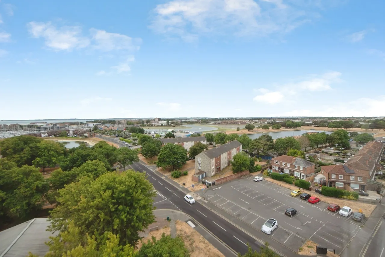 South Street, Gosport, PO12, photo 11