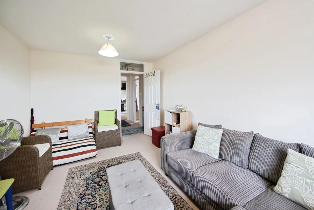 South Street, Gosport, PO12, photo 9