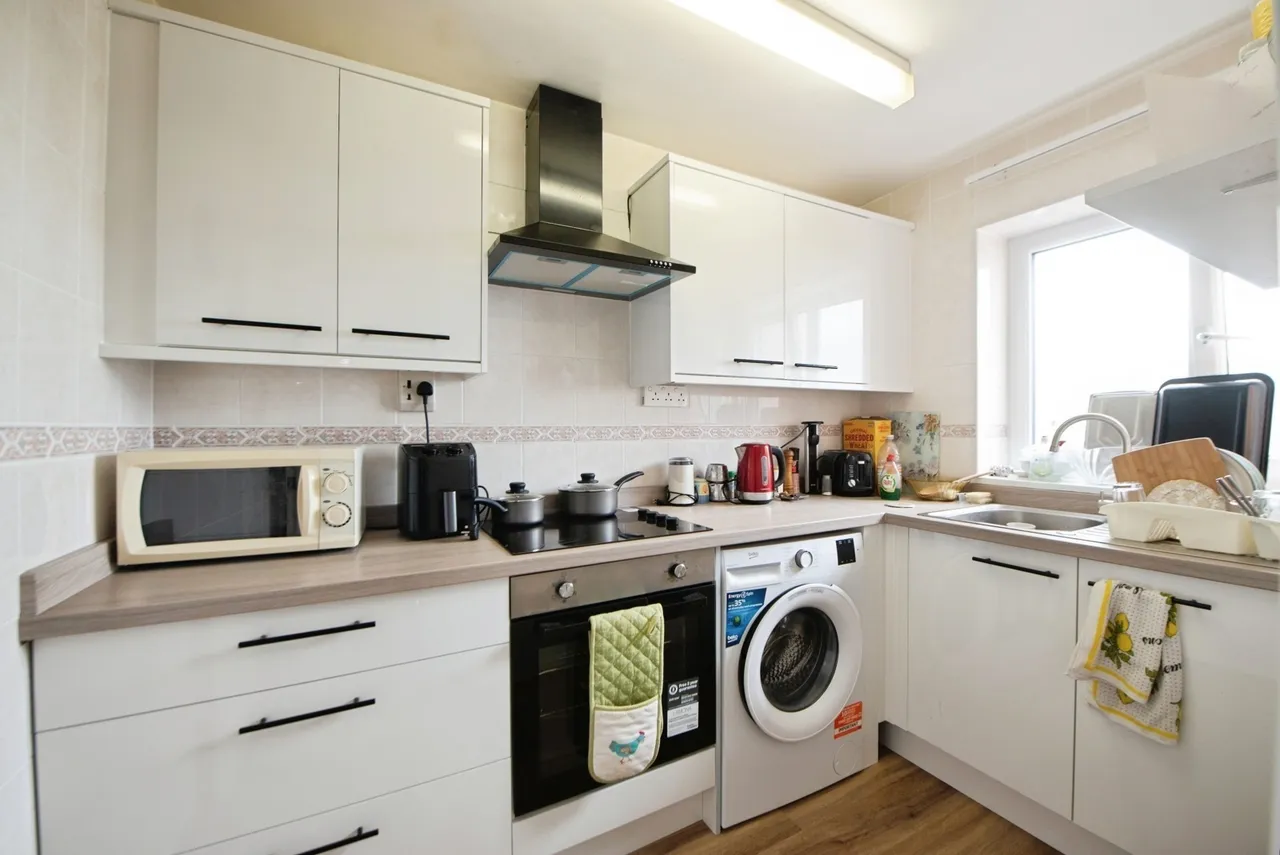 South Street, Gosport, PO12, photo 2