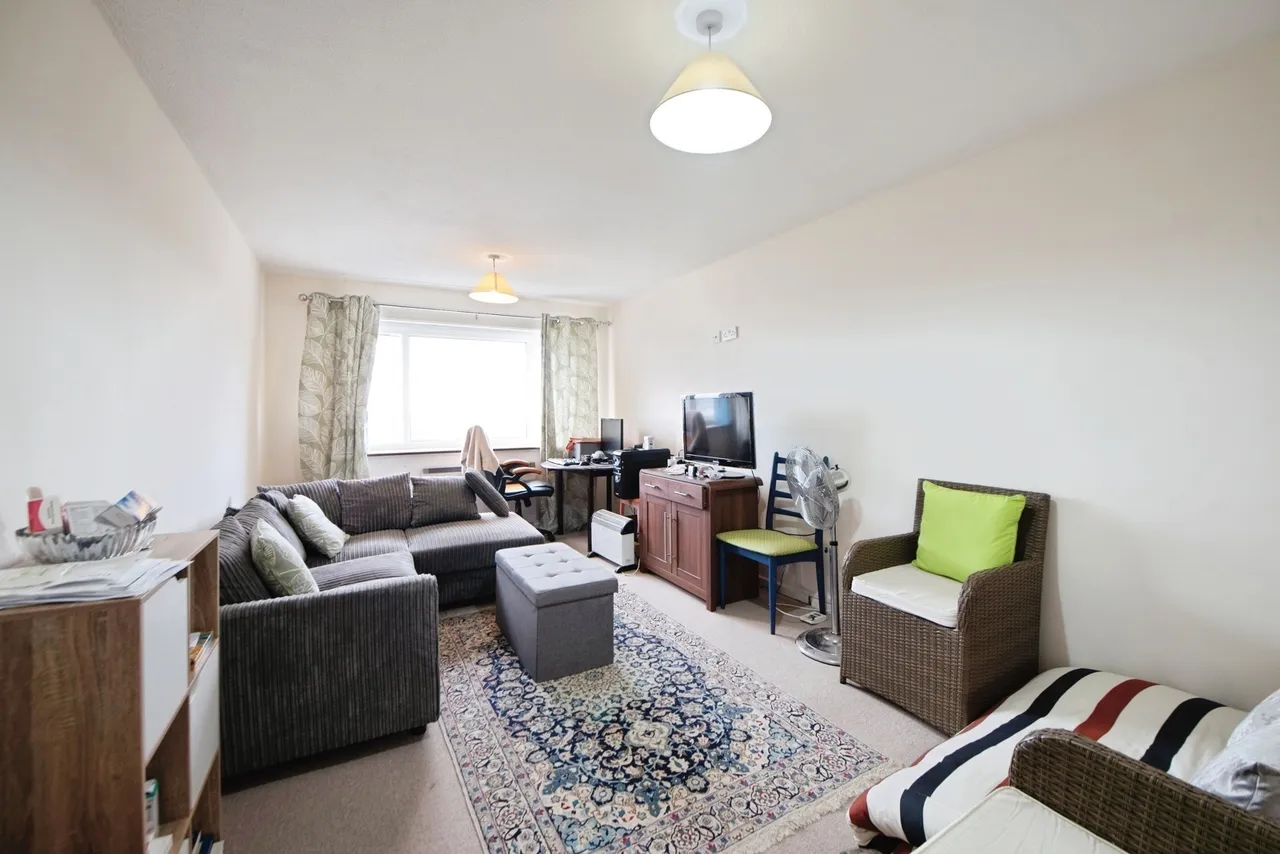 South Street, Gosport, PO12, photo 3