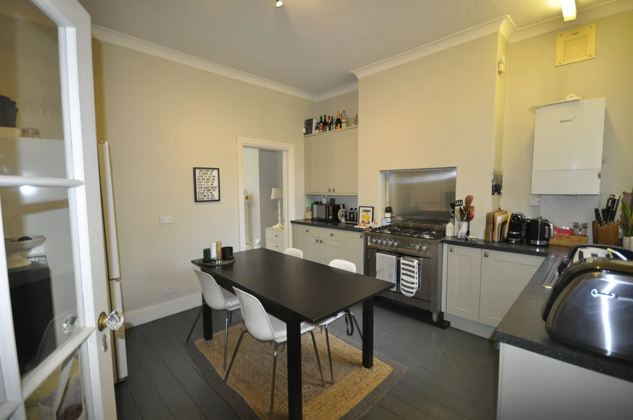 1 bed flat to rent, Nassau Road, Barnes, SW13