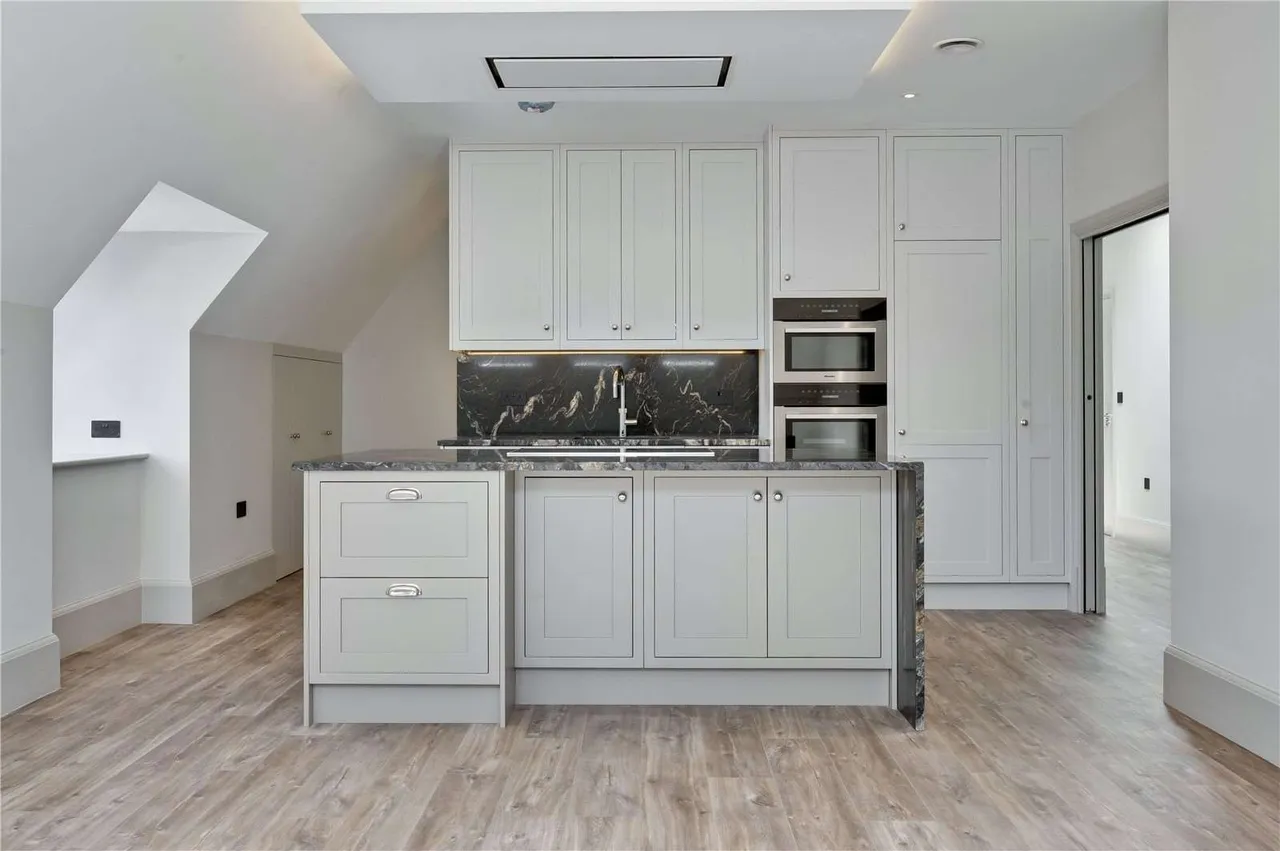 New Road, Esher, Surrey, KT10 9PG, photo 7