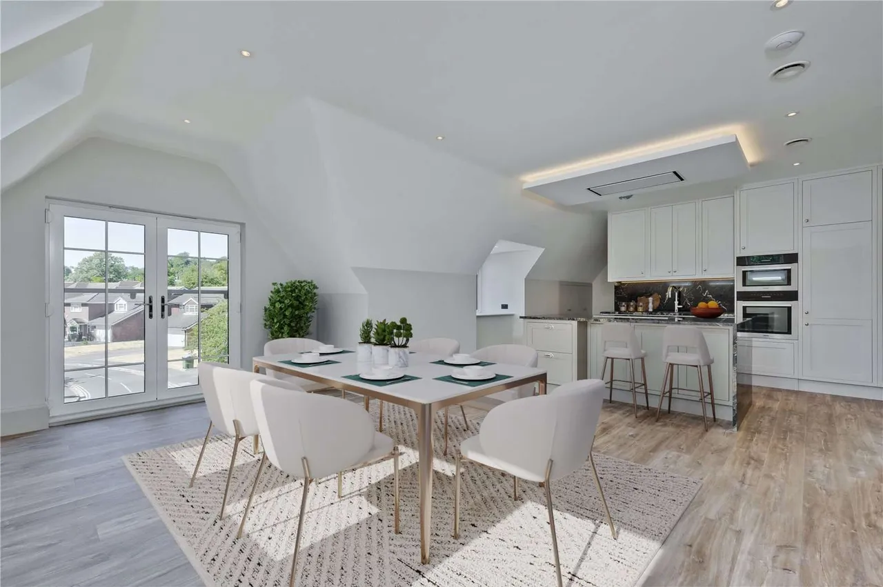 3 bed flat to rent — New Road, Esher, Surrey, KT10 9PG