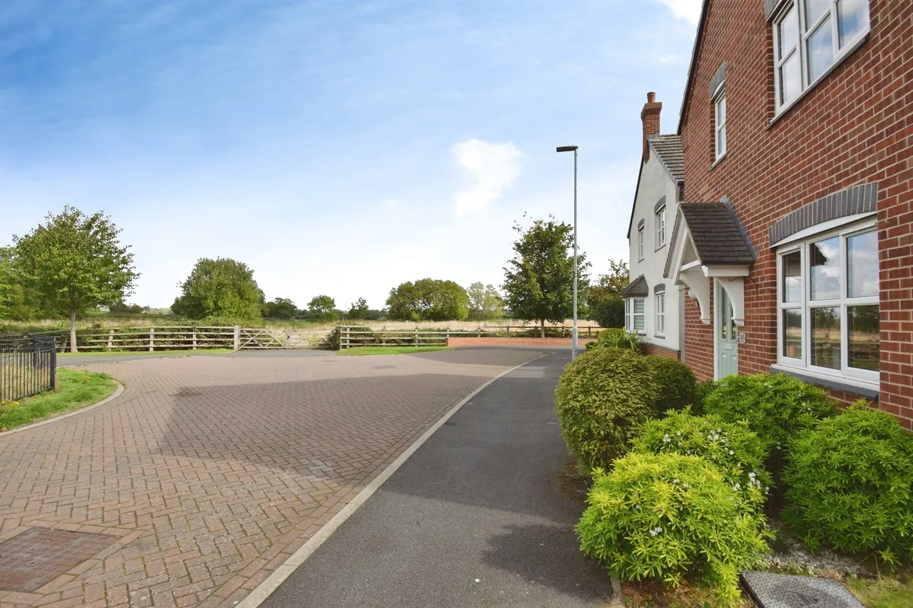 Burton Way, Fleckney, LE8, photo 2