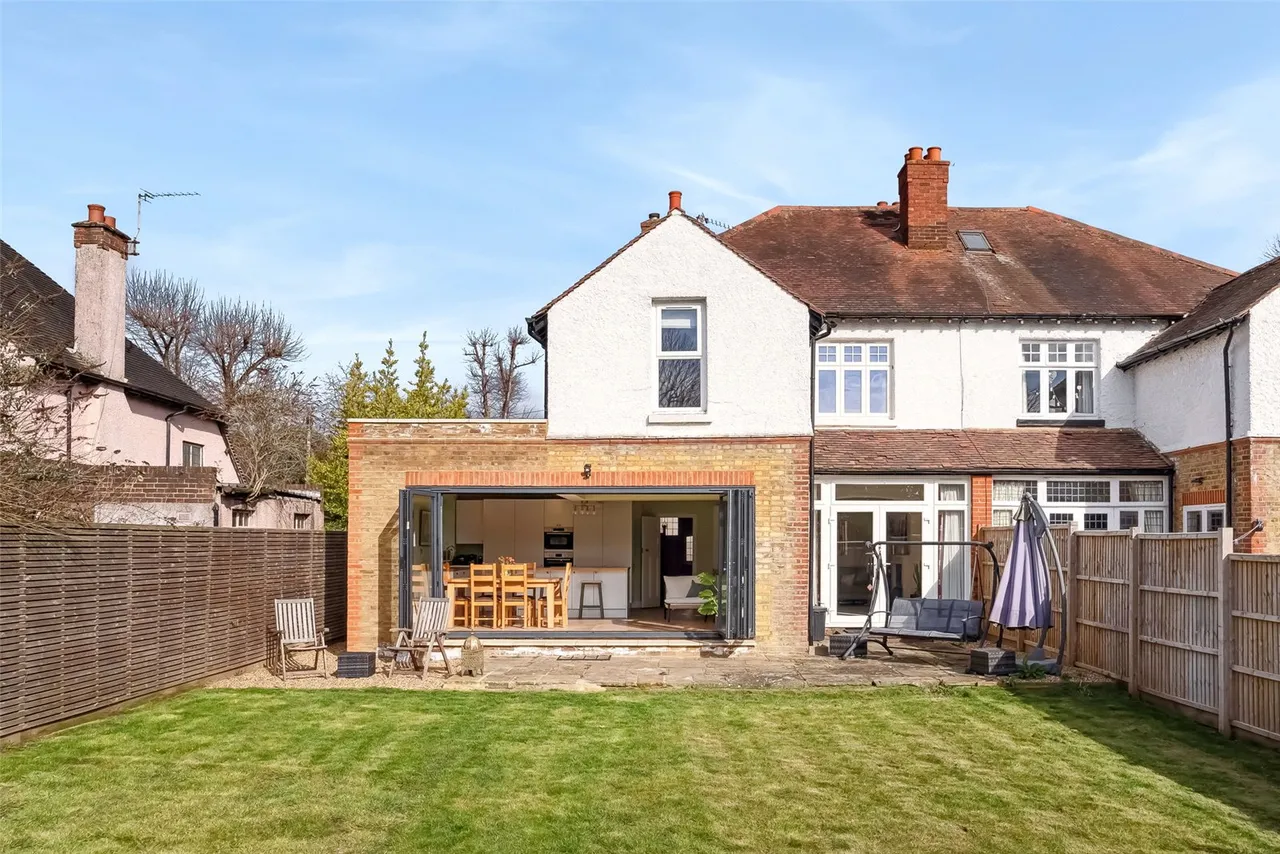 Courtlands Avenue, Hampton, TW12 3NS, photo 8