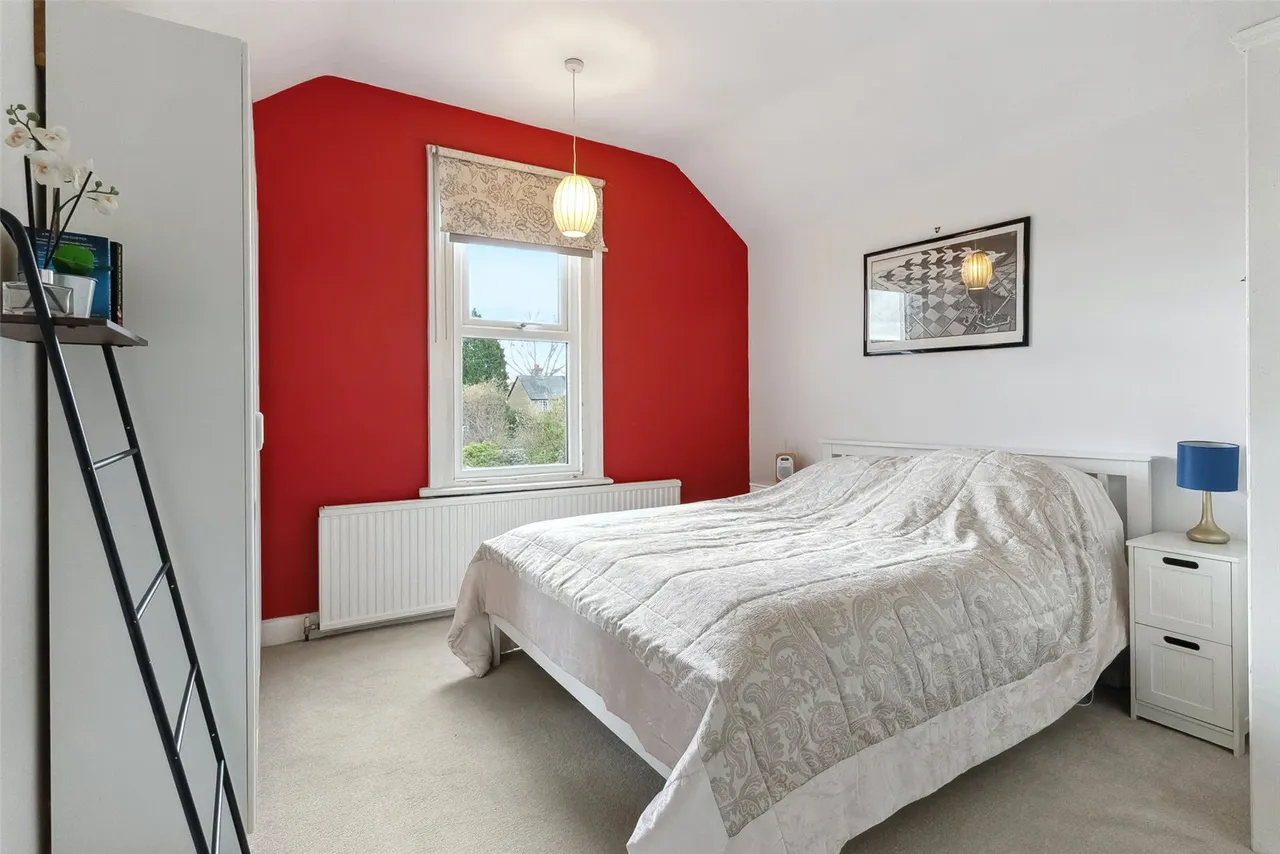 Courtlands Avenue, Hampton, TW12 3NS, photo 16