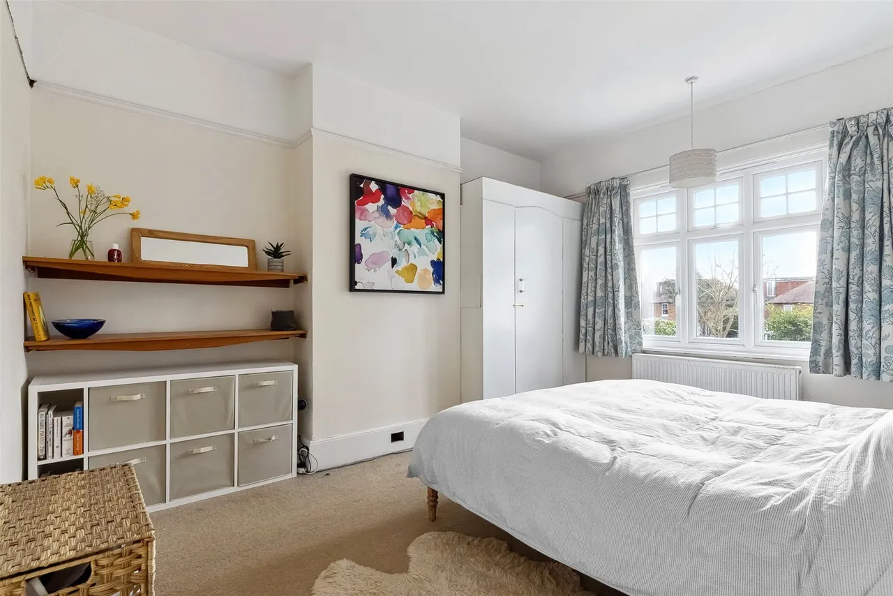 Courtlands Avenue, Hampton, TW12 3NS, photo 13