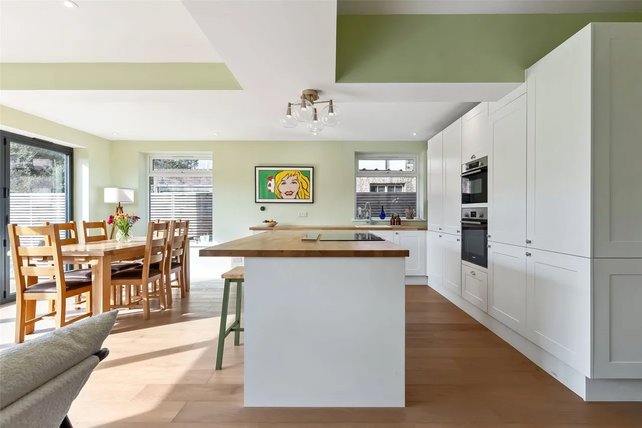 Courtlands Avenue, Hampton, TW12 3NS, photo 5