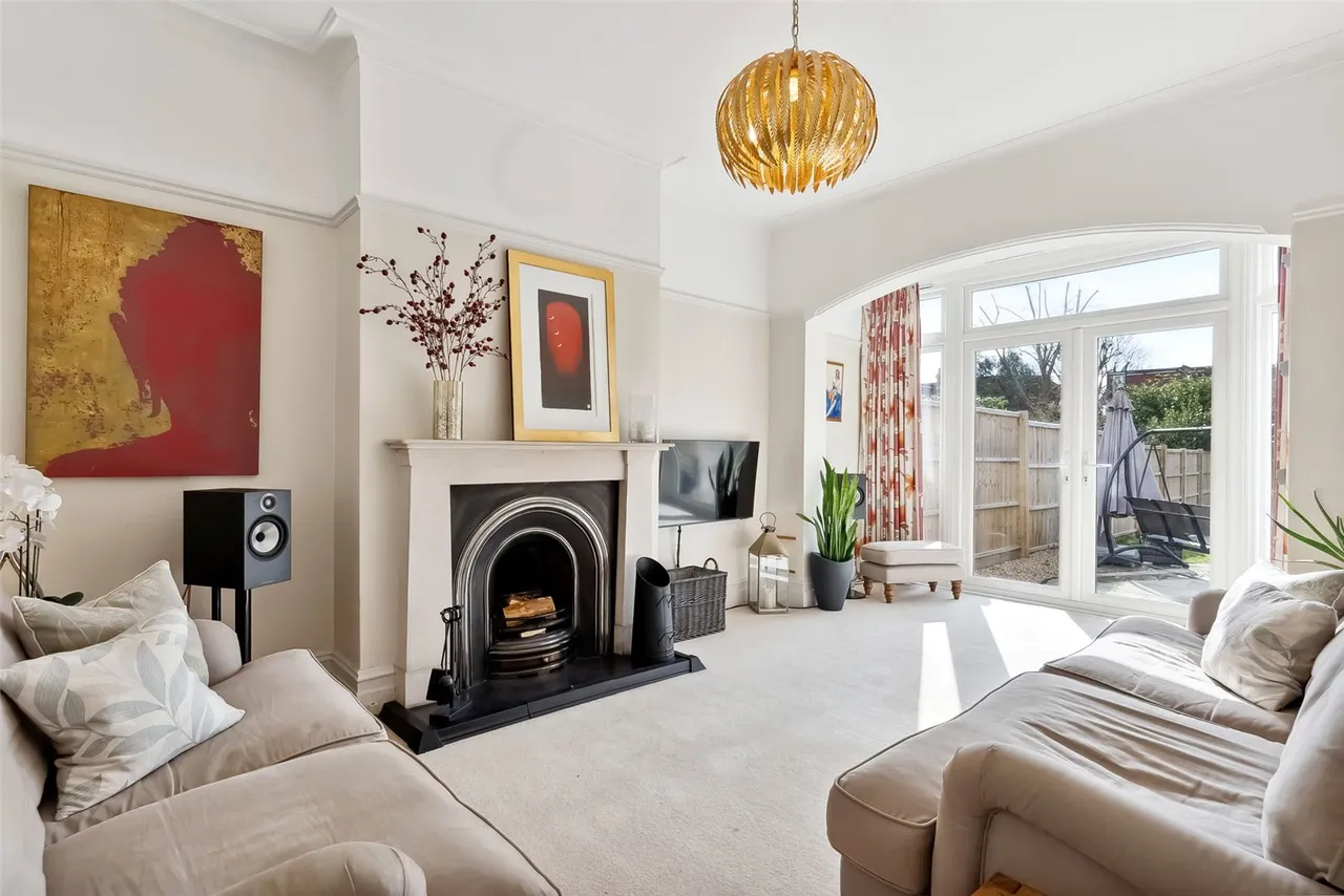 Courtlands Avenue, Hampton, TW12 3NS, photo 4