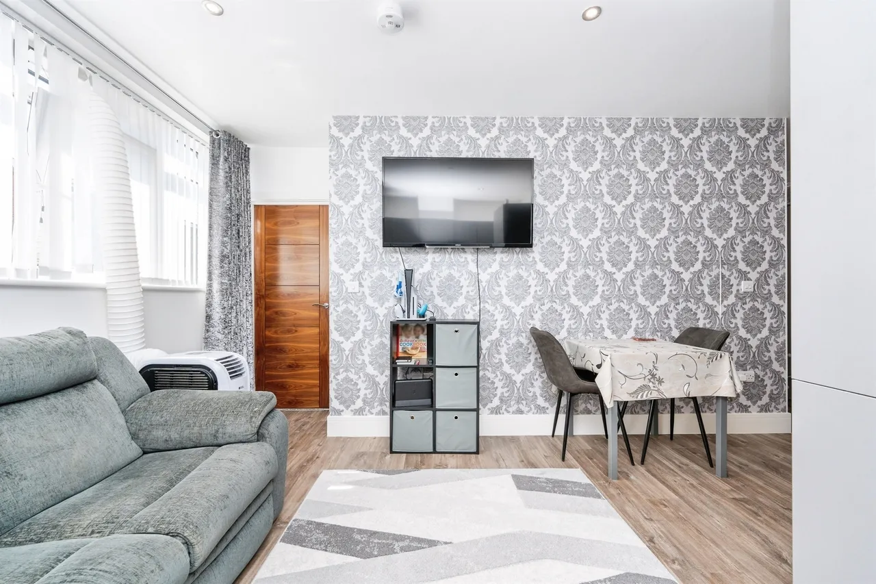 Bridge Street, High Wycombe, HP11, photo 2