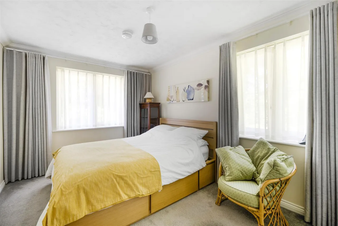 Great Tattenhams, Epsom, KT18, photo 5