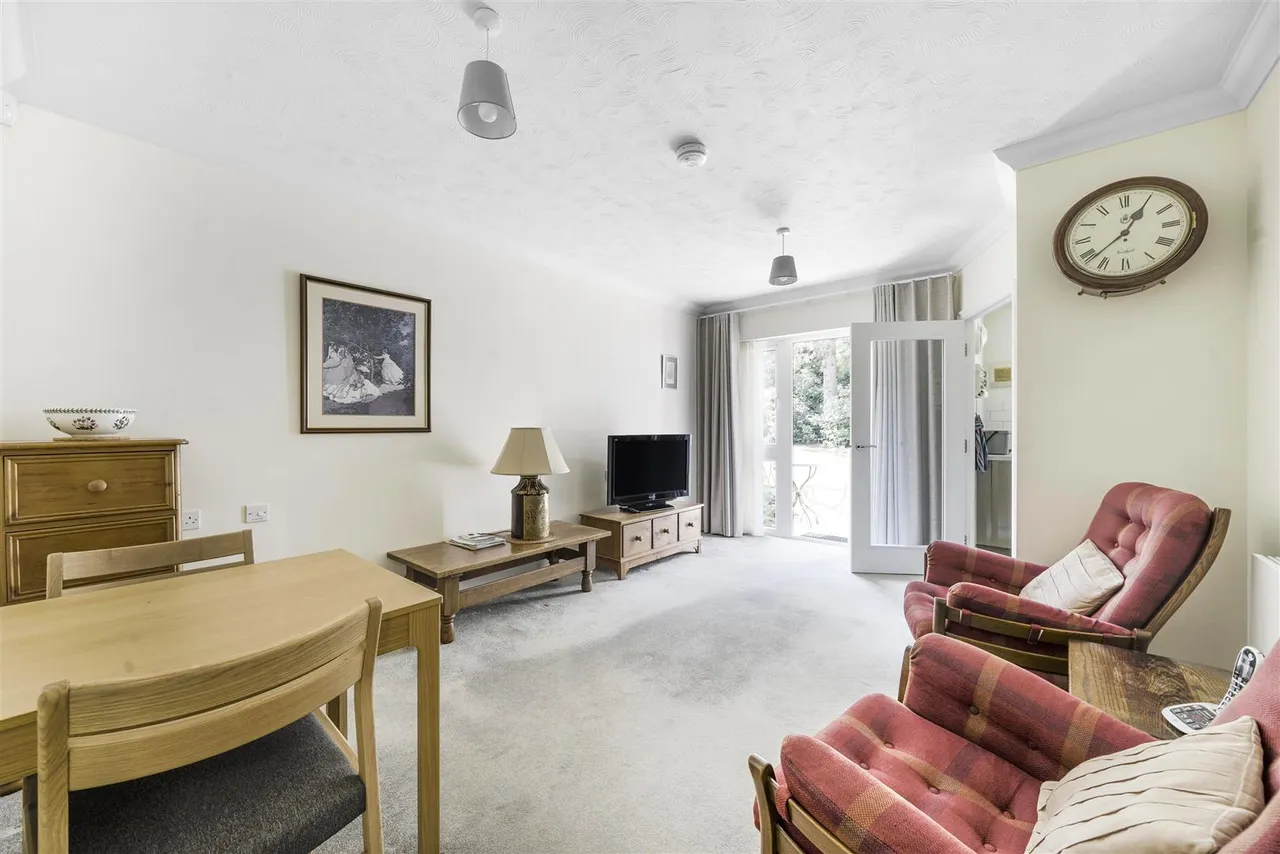 Great Tattenhams, Epsom, KT18, photo 8