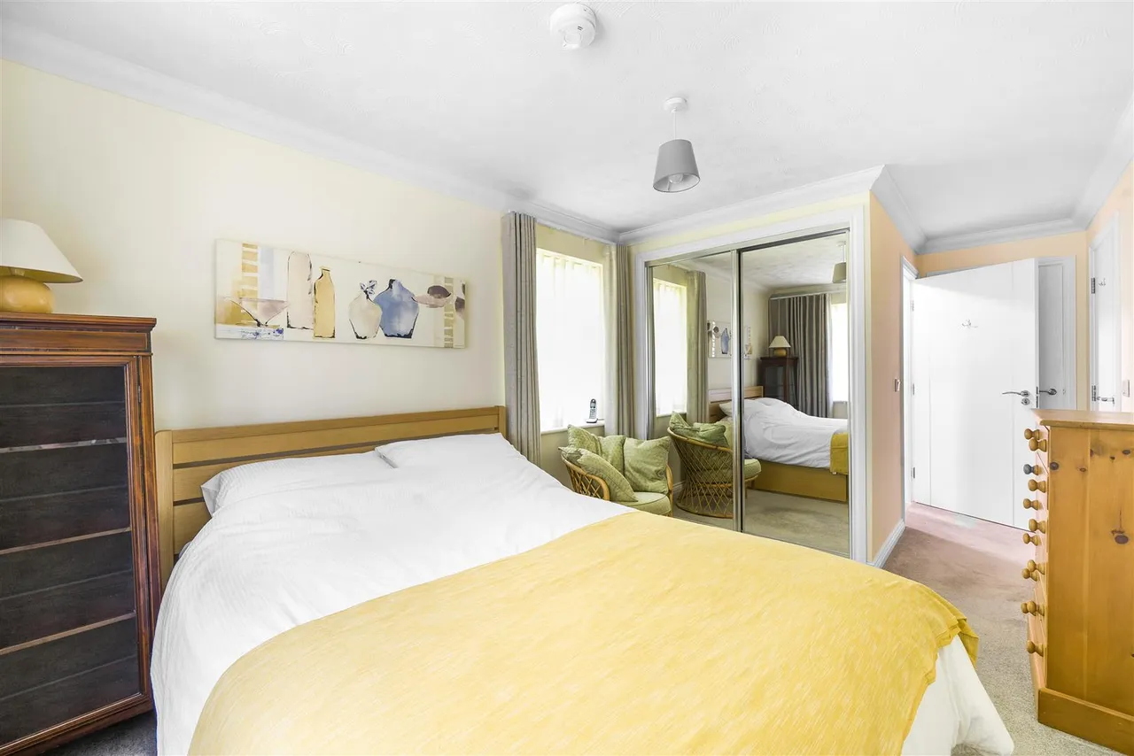 Great Tattenhams, Epsom, KT18, photo 6
