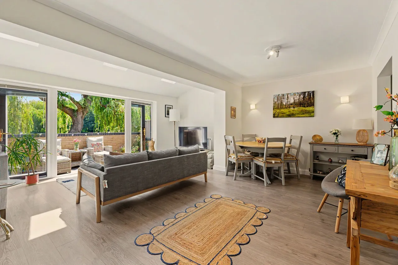 Saffron Walk, Stratford-Upon-Avon, CV37, photo 3