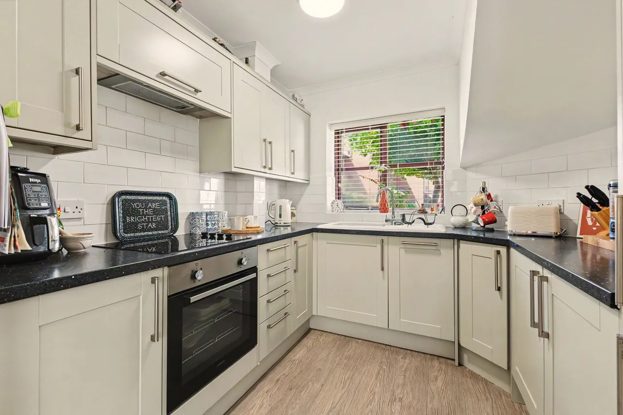 Saffron Walk, Stratford-Upon-Avon, CV37, photo 4