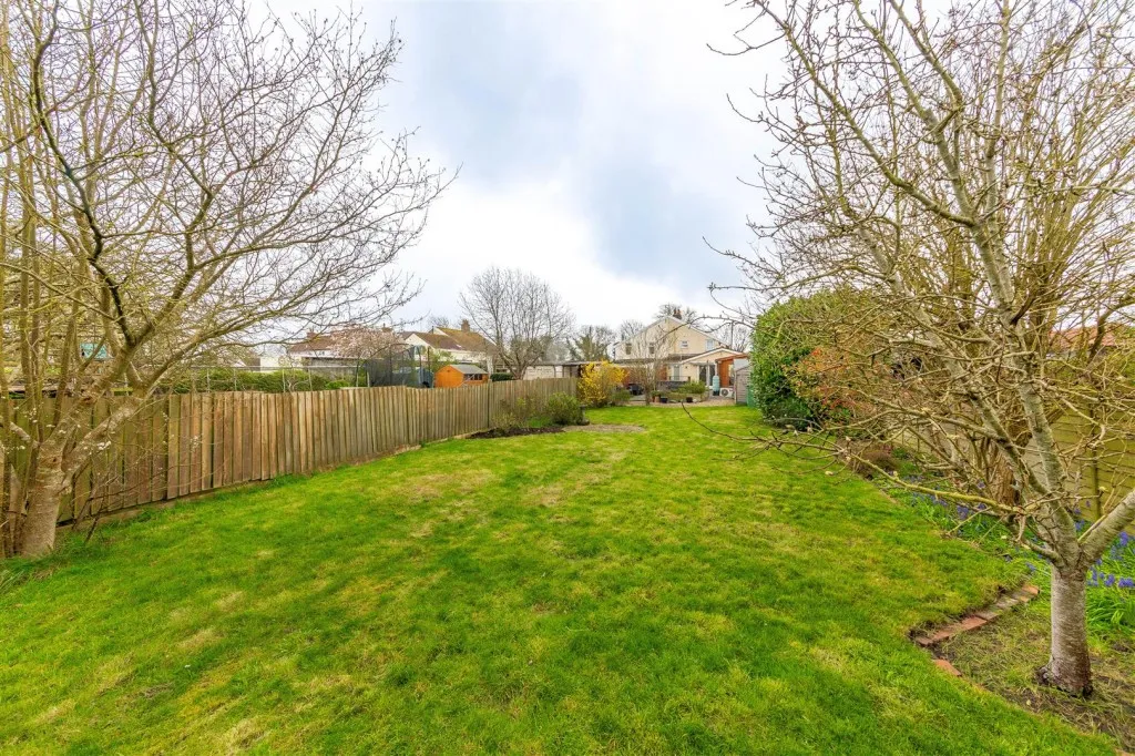 3 bed house for sale — 35, Marsh Common Road, Pilning, Bristol, BS35 4JY