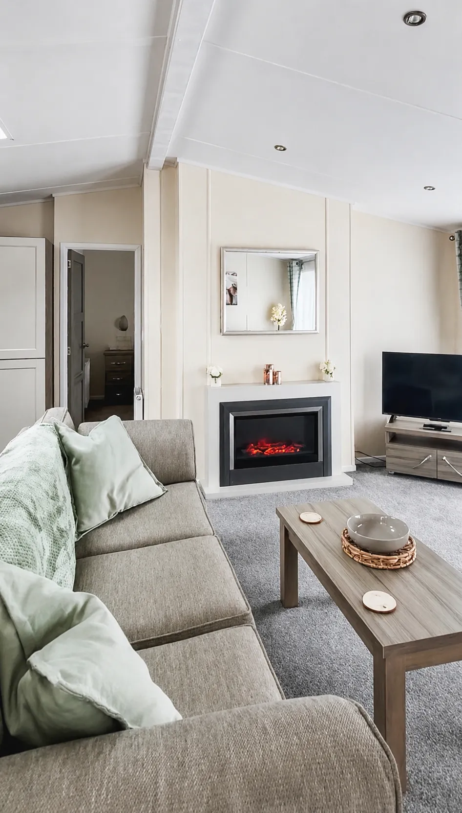 2 bed property for sale, Rolston Road, Hornsea, HU18